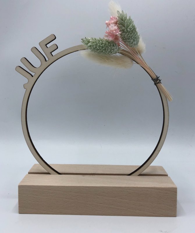 Houten Decoratiering “JUF” – Met Droogbloemen